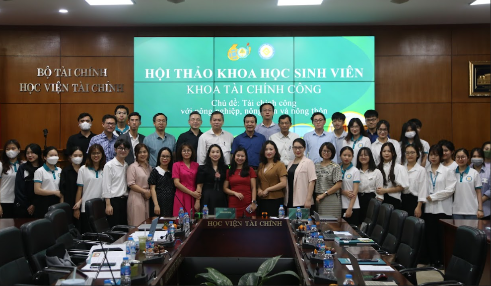 HỘI THẢO KHOA HỌC SINH VIÊN KHOA TÀI CHÍNH CÔNG VỚI CHỦ ĐỀ “TÀI CHÍNH CÔNG VỚI NÔNG NGHIỆP, NÔNG DÂN VÀ NÔNG THÔN” THÀNH CÔNG TỐT ĐẸP